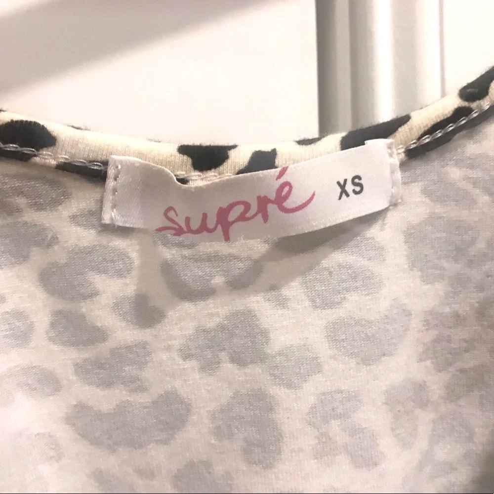 Leopard print bodysuit! 🐆<3 - Picture 3 of 3